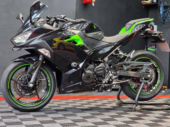 KAWASAKI NINJA 400 